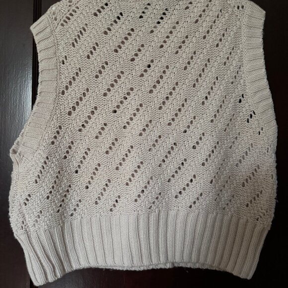 100% wool Pointelle sweater vest - Picture 4 of 6